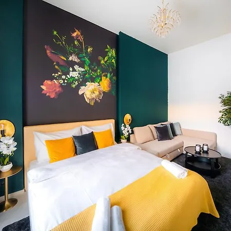 Central 4 Bedrooms Munich *
