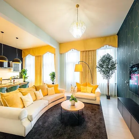 Central 4 Bedrooms Munich ميونيخ